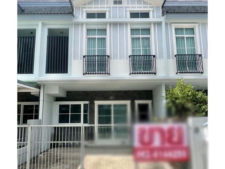 House with Shared Pool for rent in Bangnatrad (near Bangkok Patana School)